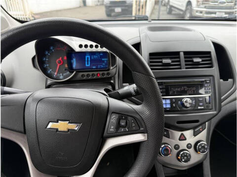 2013 Chevrolet Sonic LS Manual