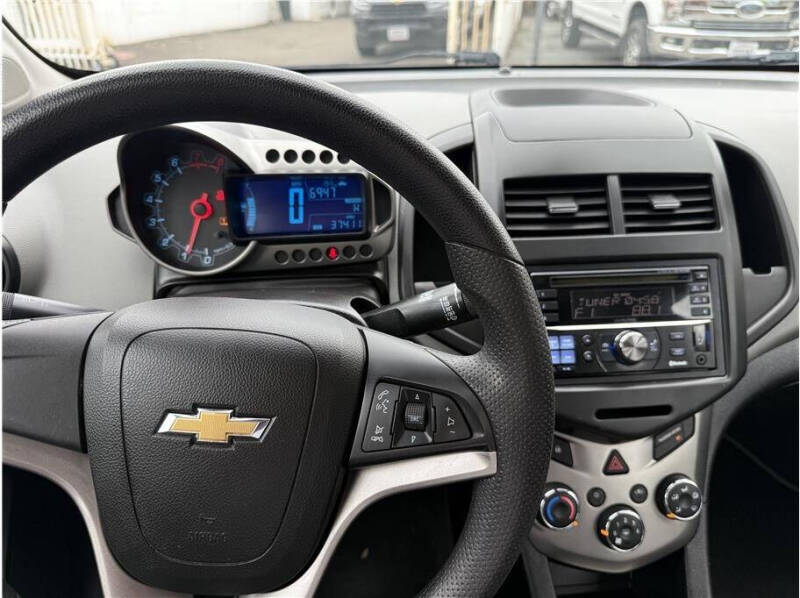 2013 Chevrolet Sonic LS Manual