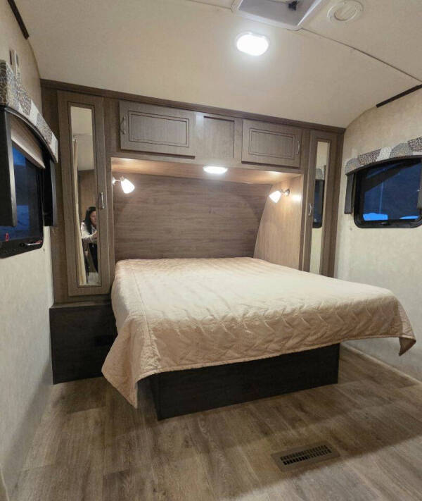 2015 Cruiser RV Enterra