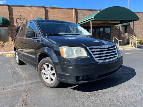 2010 Chrysler Town and Country for sale at Modern Auto in Denver CO