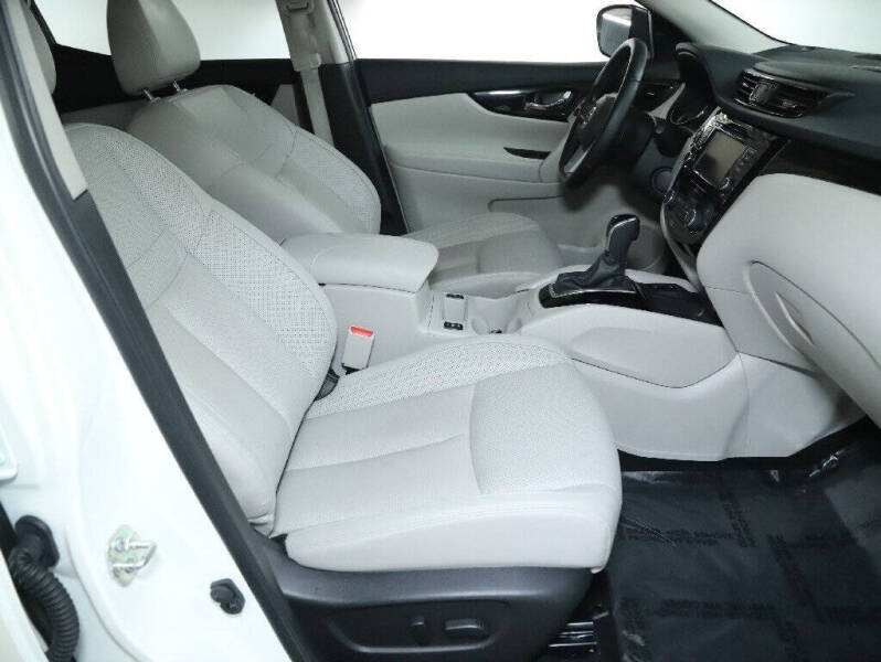 2022 Nissan Rogue Sport SL