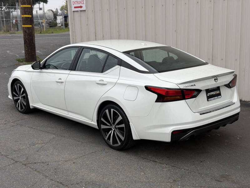 2020 Nissan Altima 2.5 SR