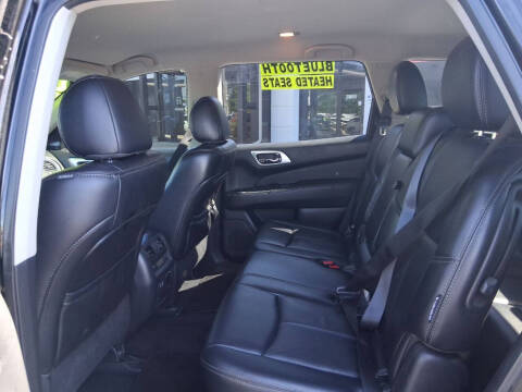 2019 Nissan Pathfinder SL