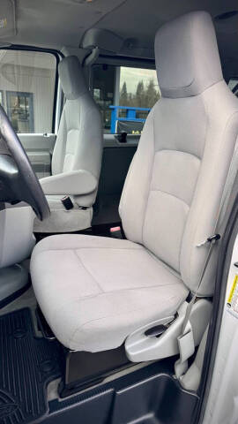 2013 Ford E-Series E-350 SD XLT