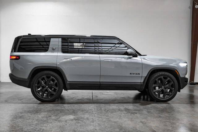 2025 Rivian R1S