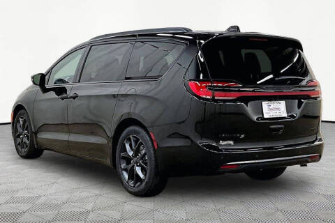 2027 Chrysler Pacifica Limited
