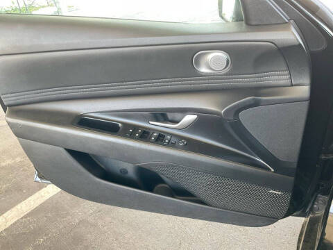 2022 Hyundai Elantra