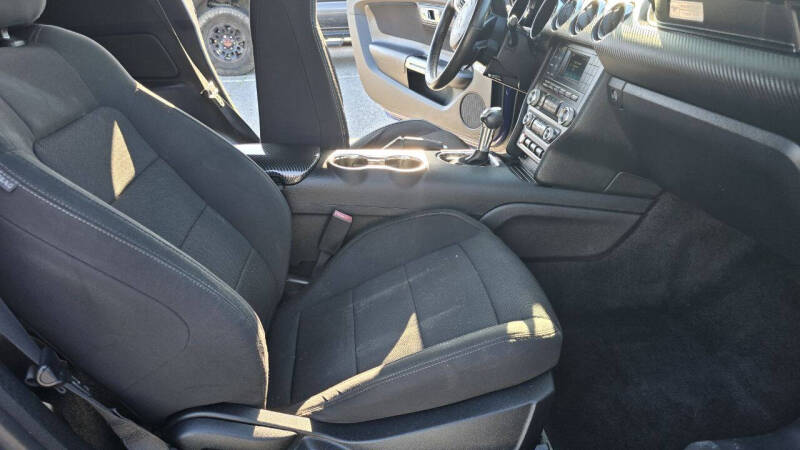 2015 Ford Mustang V6