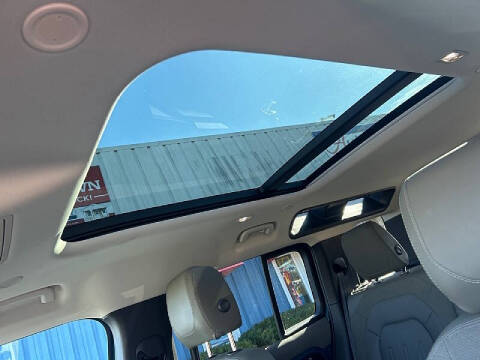 2020 Land Rover Defender 110 SE