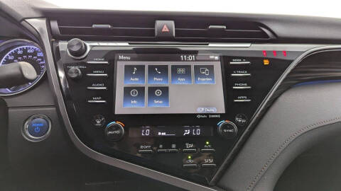 2020 Toyota Camry Hybrid XLE