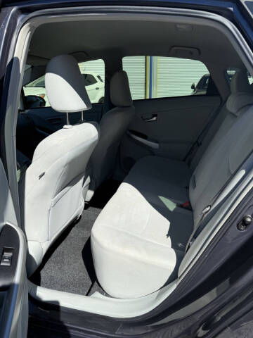 2012 Toyota Prius Two