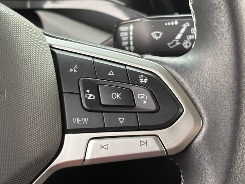 2024 Volkswagen Taos SEL 4Motion