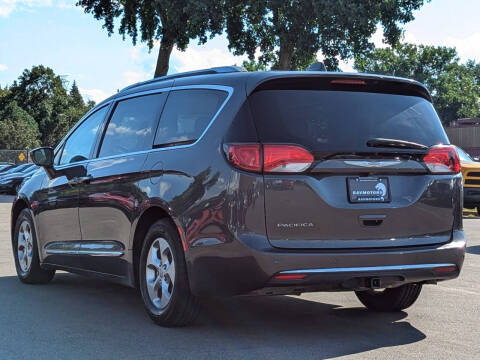 2017 Chrysler Pacifica Touring-L Plus