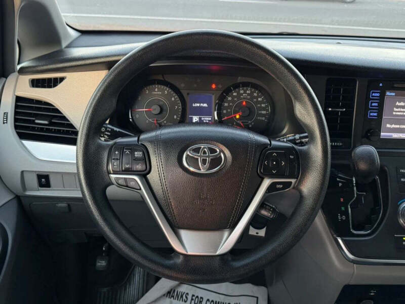2017 Toyota Sienna