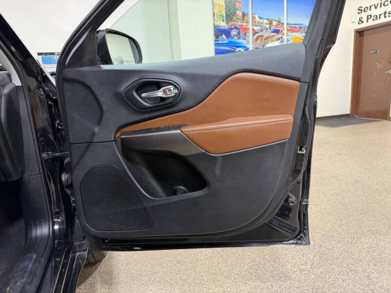 2019 Jeep Cherokee Overland