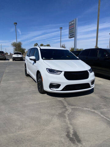 2023 Chrysler Pacifica Plug-In Hybrid for sale at Autos by Jeff Tempe in Tempe AZ