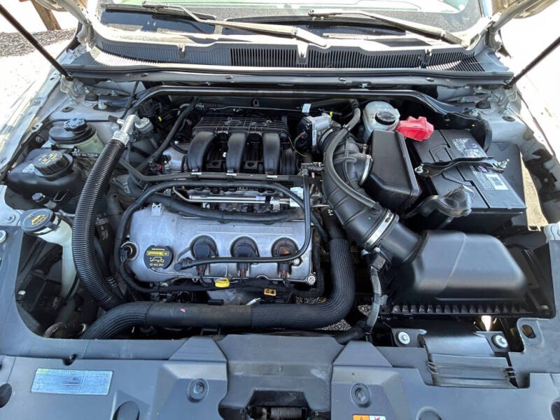 2011 Ford Taurus SE