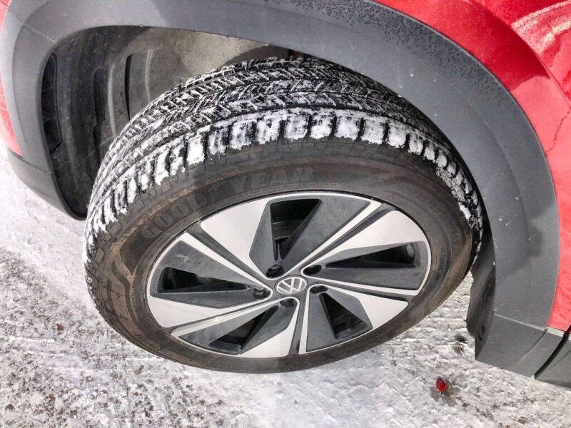 2024 Volkswagen Taos SE 4Motion