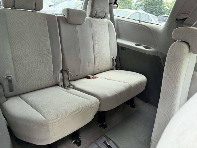 2012 Toyota Sienna