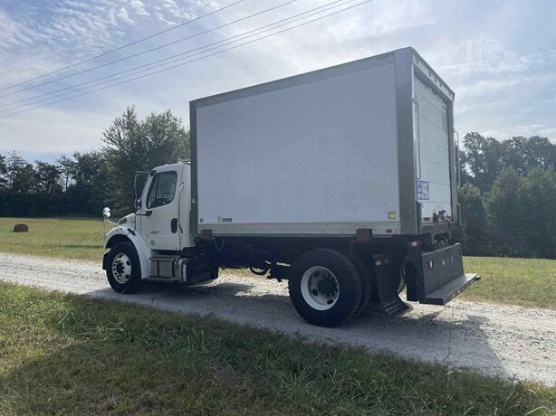 2014 Freightliner M2 106