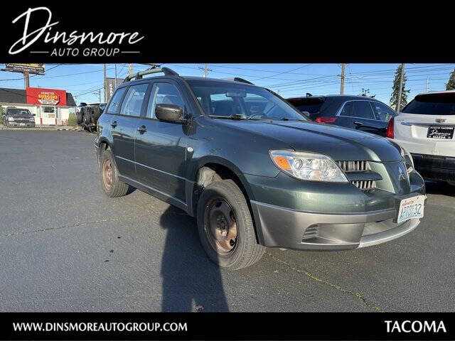 2005 Mitsubishi Outlander LS's photo