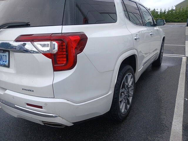 2023 GMC Acadia Denali