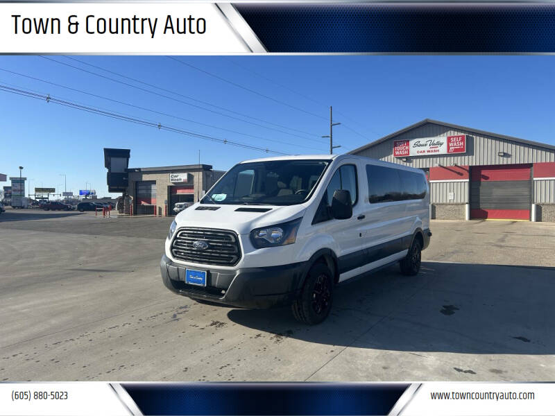 2018 Ford Transit Wagon XL's photo