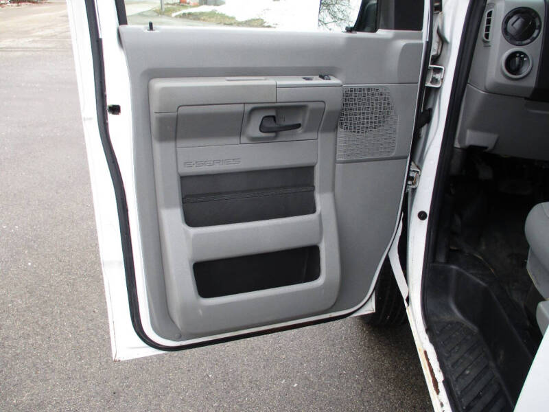 2014 Ford E-Series E-150