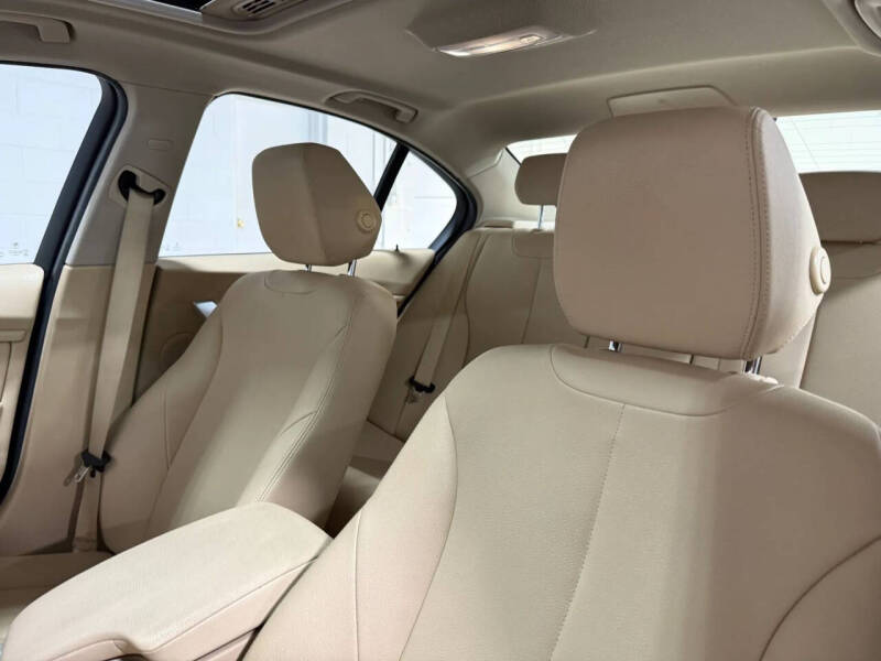 2016 BMW 3 Series 320i
