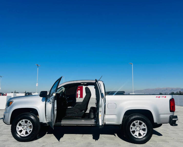 2018 Chevrolet Colorado LT photo 11