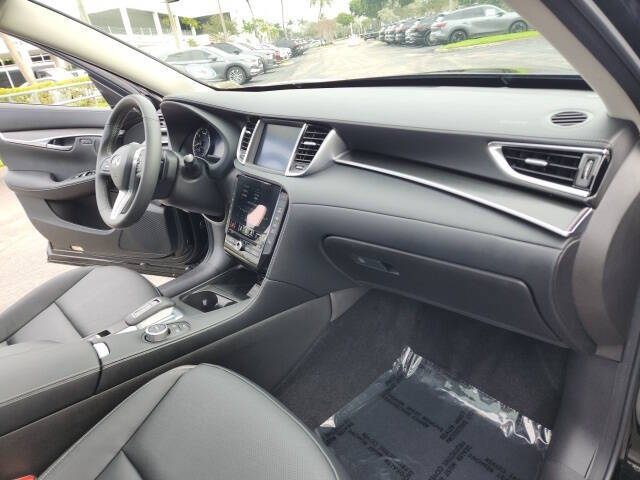 2025 Infiniti QX50 Luxe