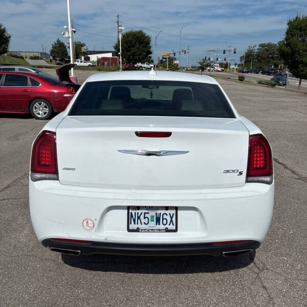 2019 Chrysler 300 S