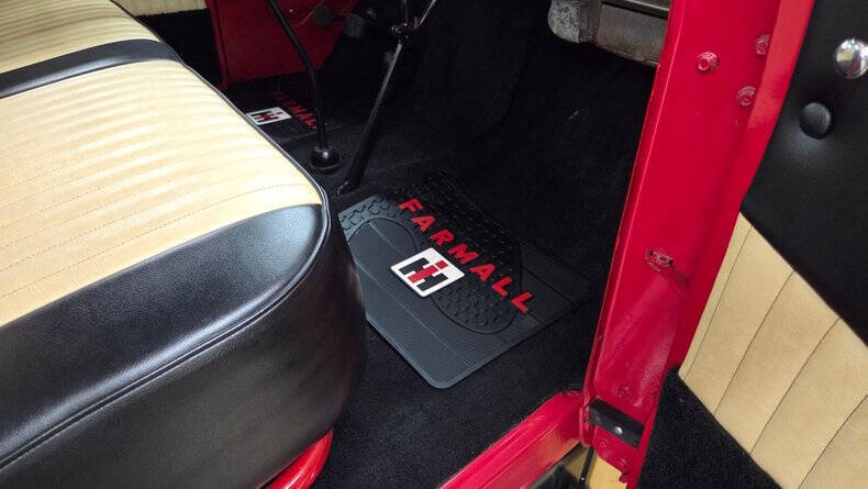 1953 International L-120 Series