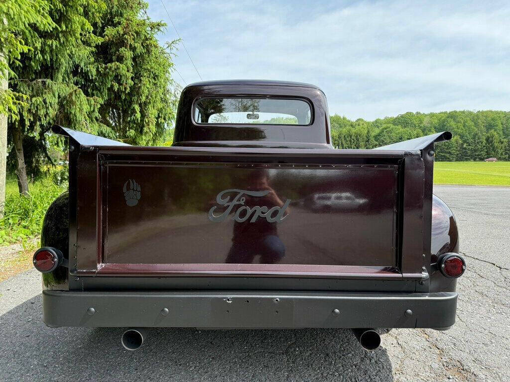 1952 Ford F1 4