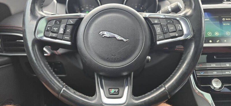 2017 Jaguar XE 35t R-Sport