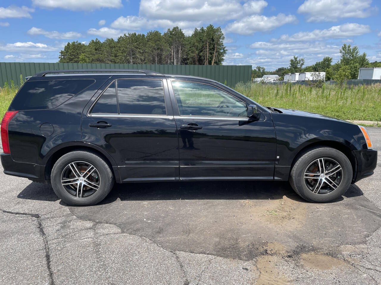 2006 Cadillac SRX for sale at Twin Cities Auctions in Elk River, MN