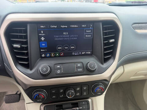 2023 GMC Acadia Denali