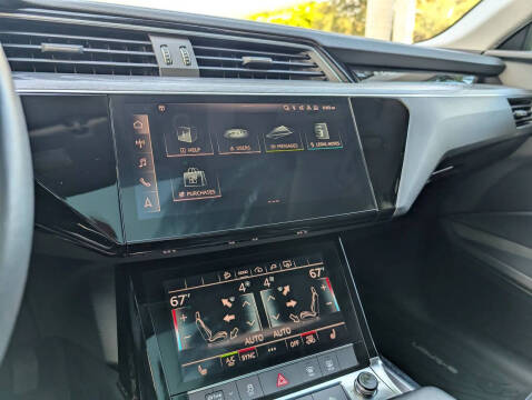 2021 Audi e-tron quattro Premium