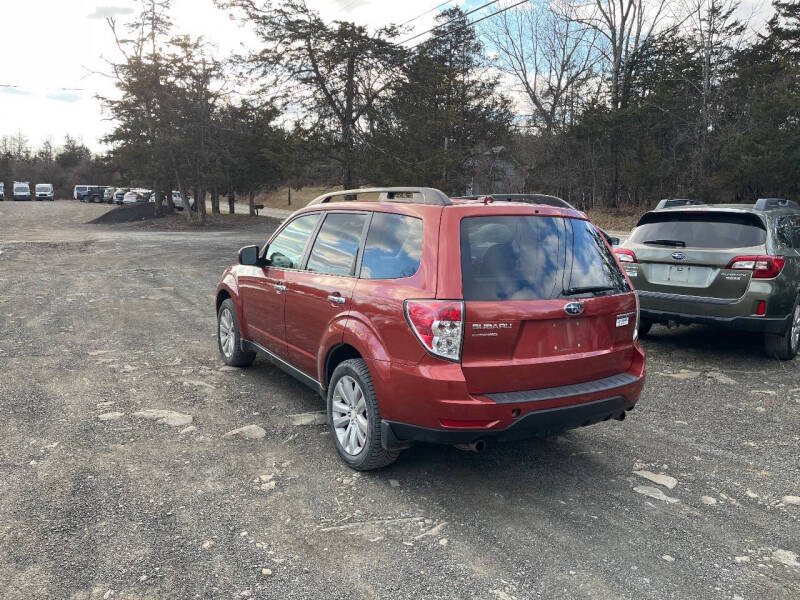 2011 Subaru Forester X Premium Package photo 2