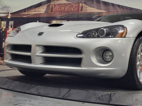 2005 Dodge Viper SRT-10