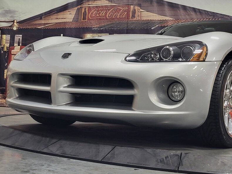 2005 Dodge Viper SRT-10