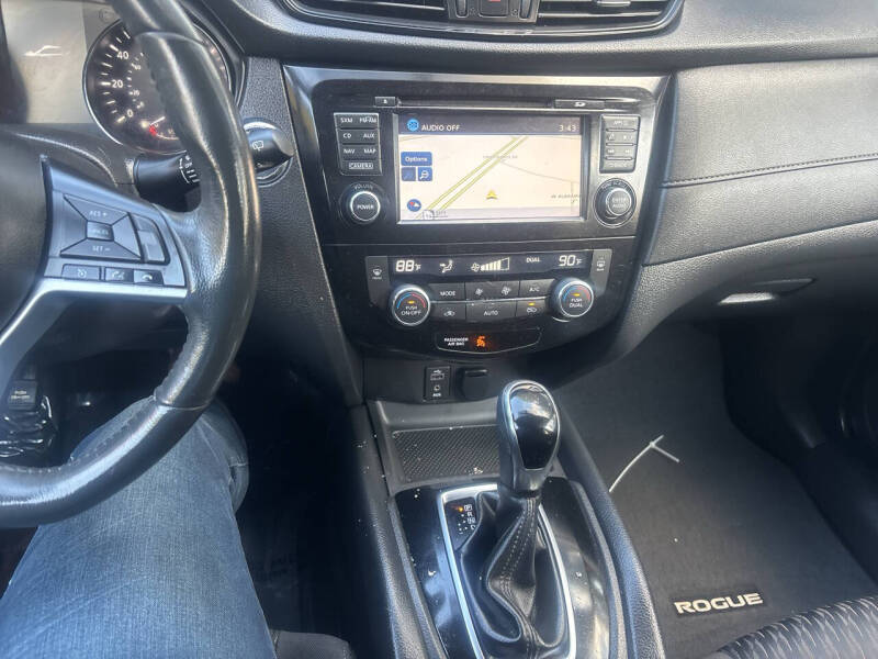 2017 Nissan Rogue SV