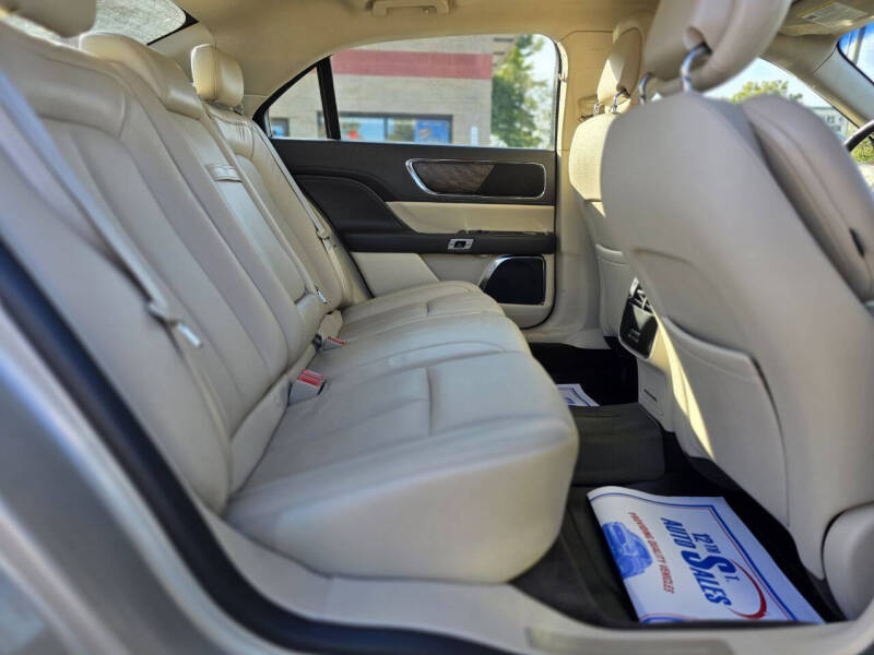 2017 Lincoln Continental Select