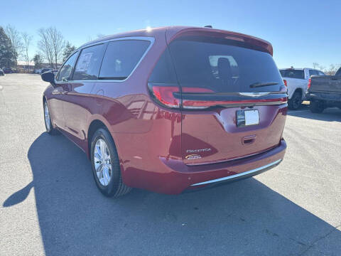 2026 Chrysler Pacifica Select