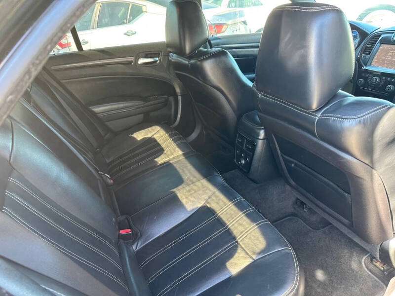 2012 Chrysler 300 S V6