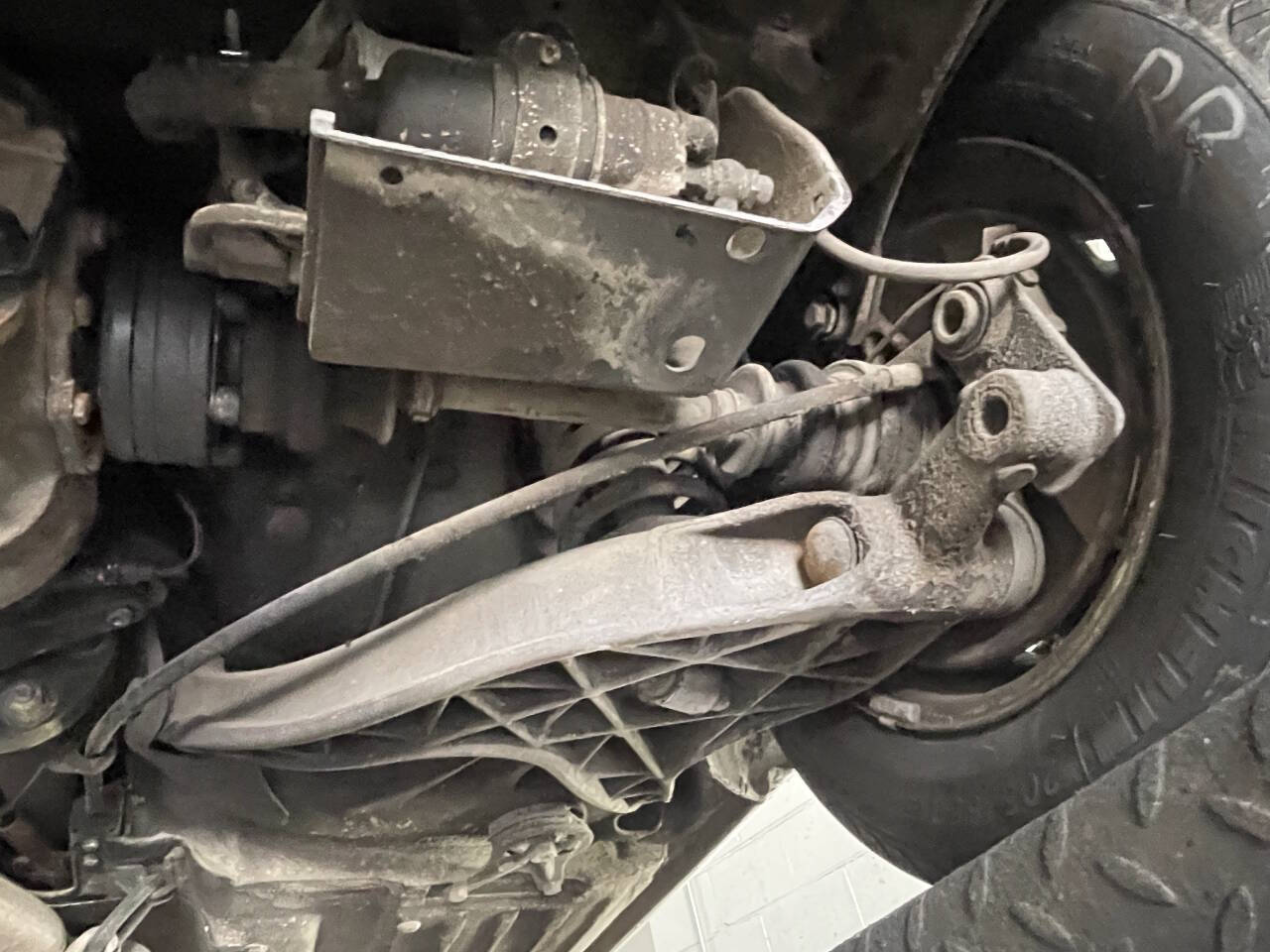 1988 Mercedes-Benz 560-Class 97