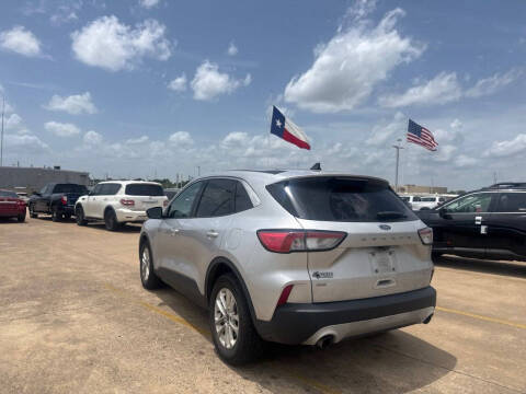 2020 Ford Escape SE