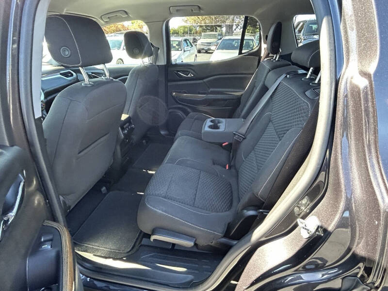 2017 GMC Acadia SLE-2