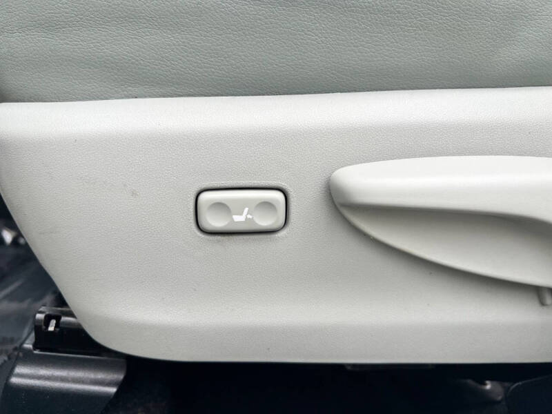 2012 Toyota Prius v Five
