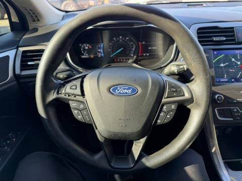 2020 Ford Fusion SE